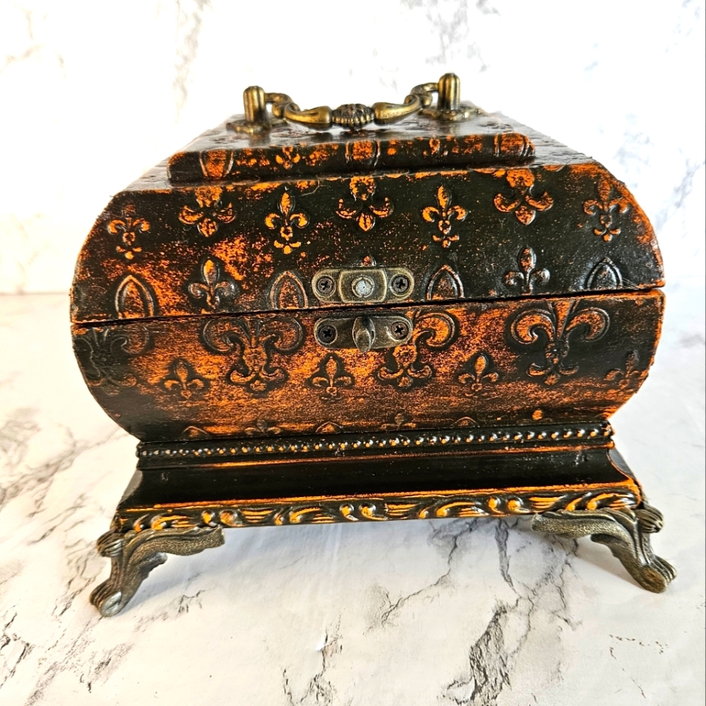 Coushatta￼ Jewelry Trinket Box Clock Quartz